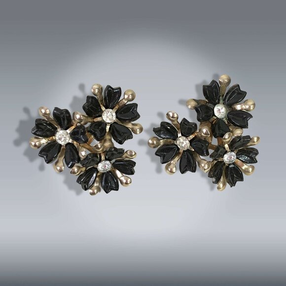 VINTAGE 50s Black Flower Trio Clip on Earrings Enamel and Gold Metal - Picture 3 of 7